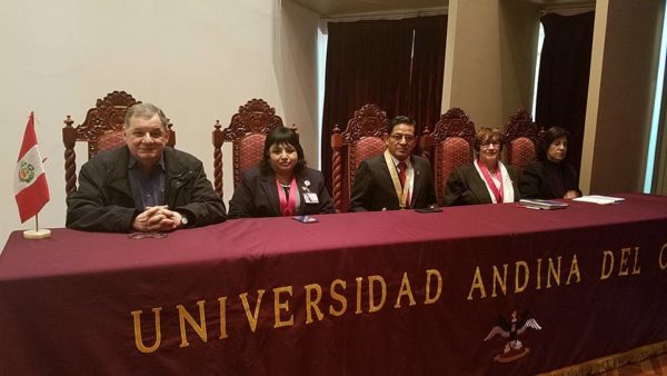 “Los nuevos paradigmas de la estudios universitarios” (Cusco)